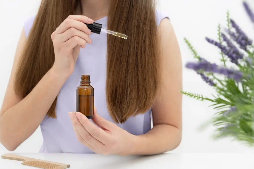 cabello con productos orgánicos.